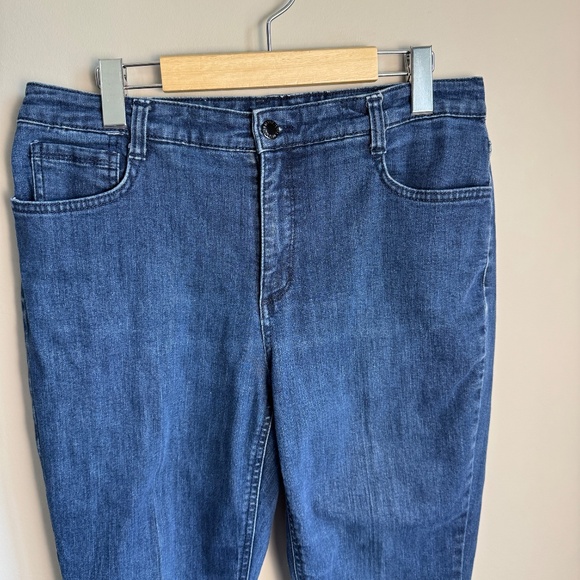 Jones New York Women's Lexington Straight Missy Jeans Medium‎ Wash 12 Short - Picture 3 of 16